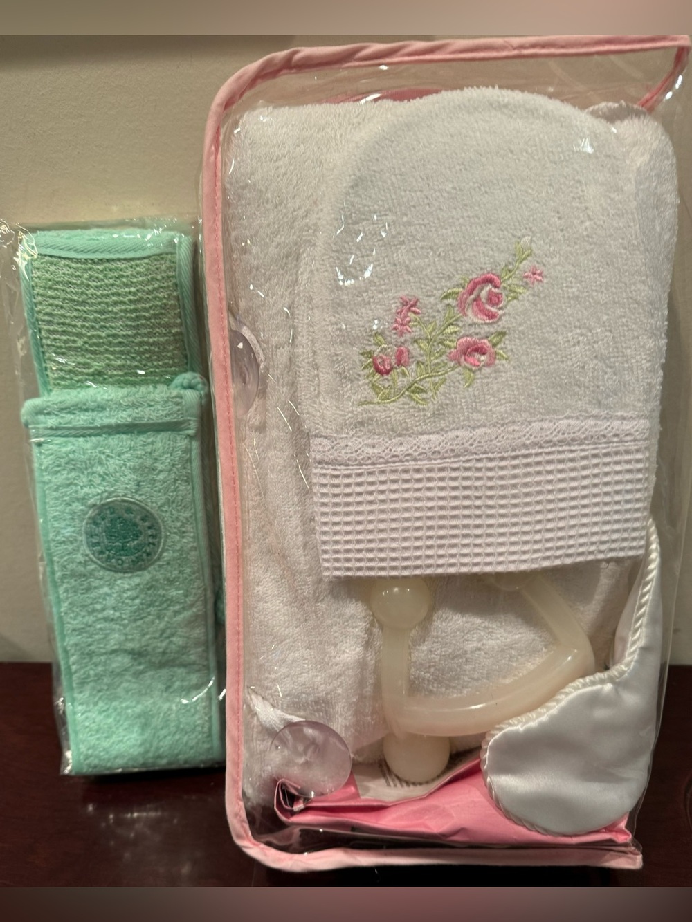 Indulgence Bath Set with Crabtree & Evelyn Terry Back Strap - New in Packages